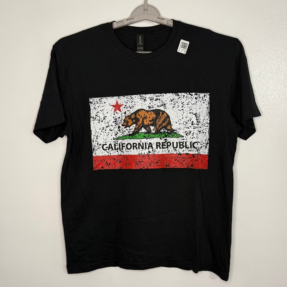 Gildan California Republic T-Shirt Mens Large Black Distressed Flag NWOT